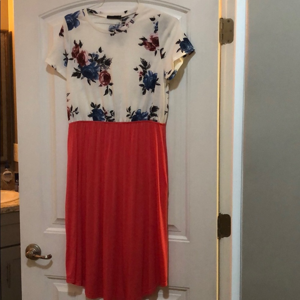 Cotton Tee Dress W/ pockets! 😍 - Picture 1 of 3